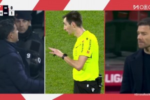 姆巴佩门前捅射破门，VAR介入后认定手球破门无效